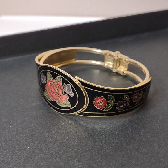 Very Pretty 6 3/4 Inch Hinged Rose Bracelet - Picture 9 of 9